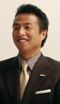兼元謙任 氏
